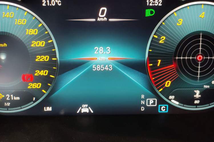 Used Mercedes-Benz GLC 2020 Facelift GLC 300 L 4MATIC Dynamic Edition Odometer Close Up