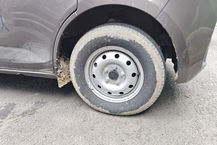 Used Chana Ruixing M60 2023 1.6L CNG Comfort-Grade 6-Seater Passenger Vehicle
