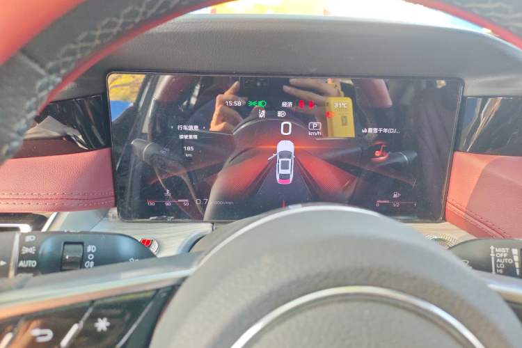 Used Hongqi H5 2025 2.0T Automatic Flag Edition – 500 000 Units Commemorative Version
