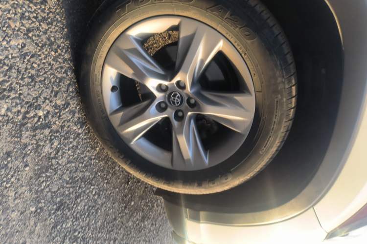 Used Toyota Highlander 2018 2.0T Four-Wheel Drive Luxury Version 7 Seats China VI Standard