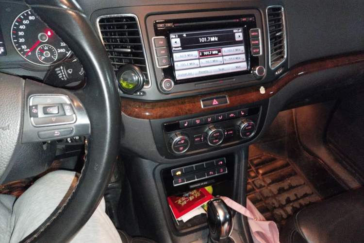 Used Volkswagen Sharan 2013 1.8TSI Comfort Model Euro IV Audio And AC Panel