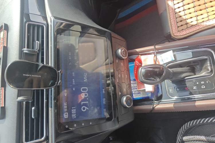 Used Dongfeng Fengon 580 2017 Revised Version 1.5T CVT Luxury Edition Audio And AC Panel