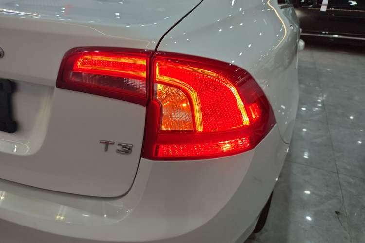 Used Volvo S60 2018 S60L T3 Smart Upgrade Edition
