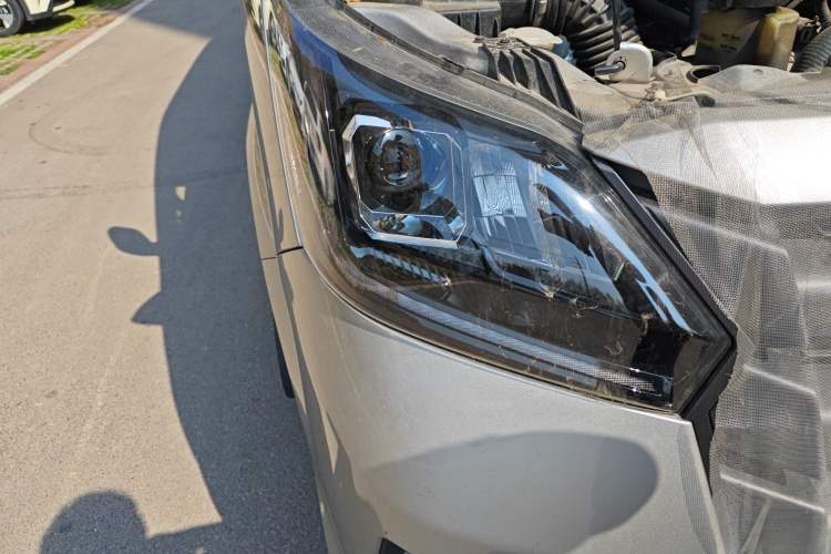 Used Foton Toano 2024 Geely Xianghuo 2.5T Manual Long Wheelbase Ultra-High Roof with Rear Dual Tires 3-Seater