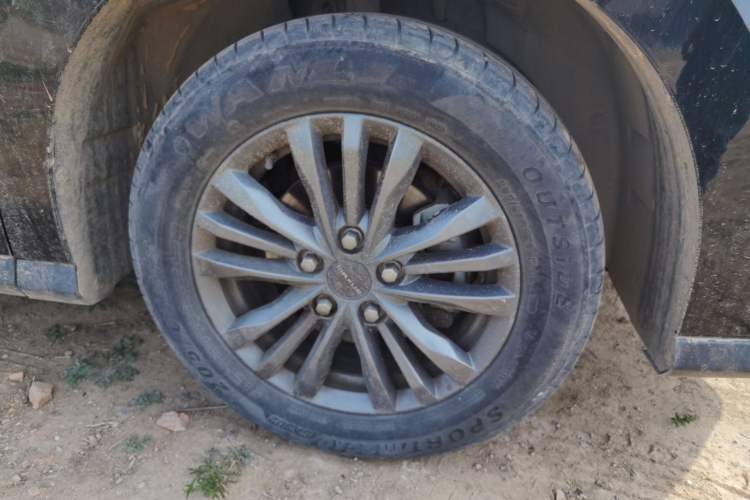 Used SAIC MAXUS G50 2020 1.5T Automatic Elite Edition Right Front Wheel Hub