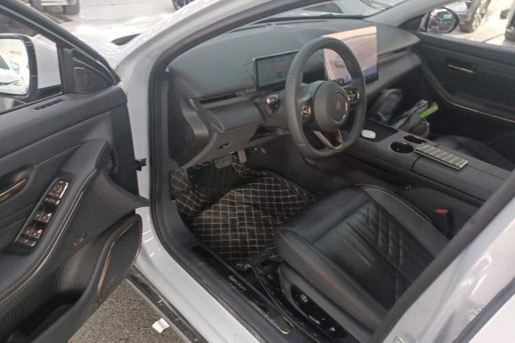 Used Baojun Enjoy 2025 Plug-in Hybrid 140km Luxury Edition Driver Seat