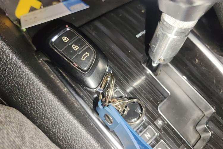 Used Dongfeng Aeolus AX7 2016 2.0L Automatic Zhiyi Trim