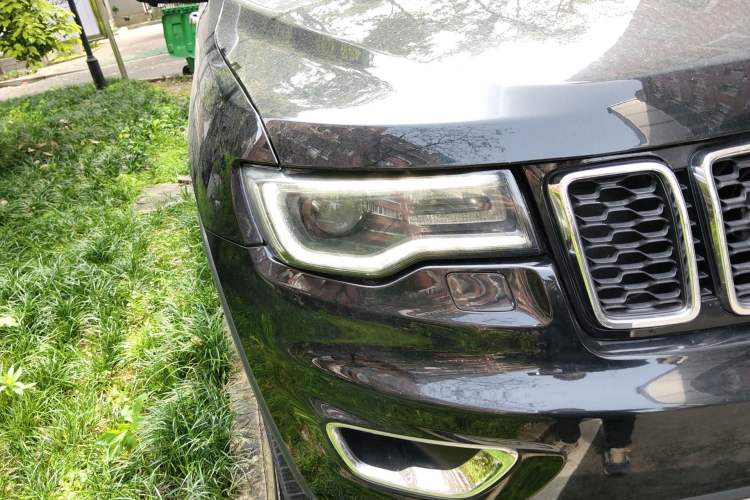 Used Jeep Grand Cherokee 2016 3.0L Elite Navigation Edition Right Front Headlight