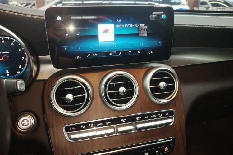 Used Mercedes-Benz GLC 2021 GLC 300 L 4MATIC Dynamic Model
