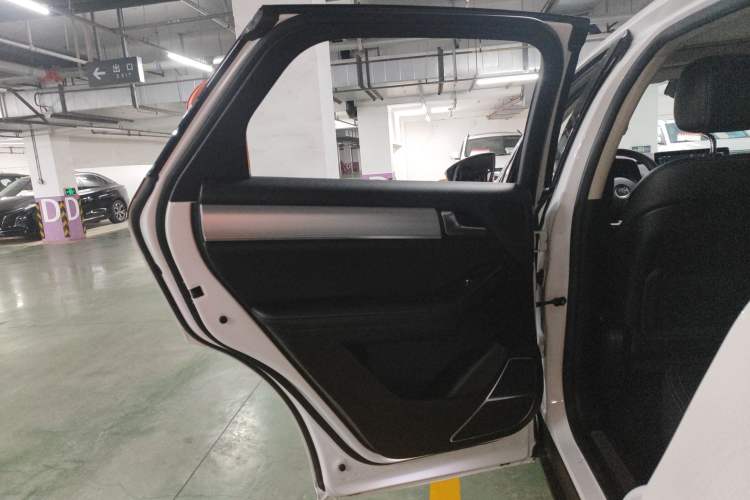 Used BYD Tang 2018 2.0T Automatic SmartConnect Prestige 7-Seater China V Standard