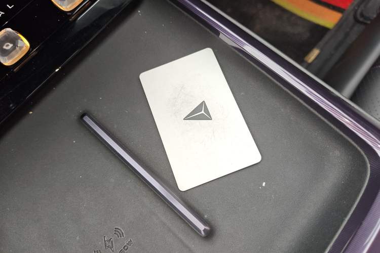 Used Deepal L07 2025 230 Ultra with DeepBlue Intelligent Driving AD PRO Extended-Range Version Vehicle Key