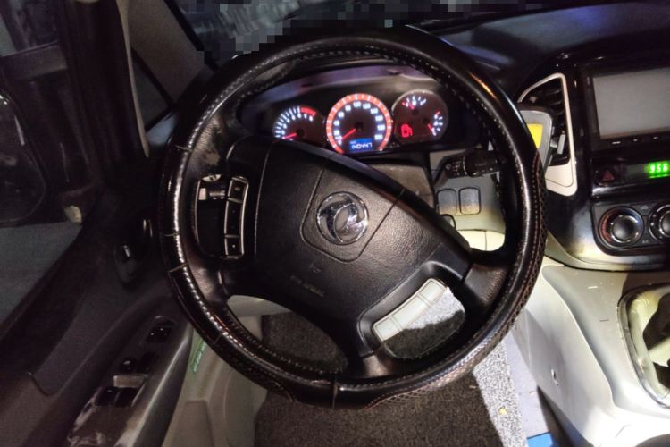 Used FORTHING Lingzhi 2015 M5 Q3 2.0L 7-seat Long-Wheelbase Luxury Model
