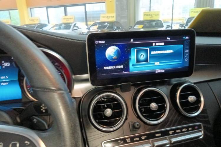 Used Mercedes-Benz C-Class 2019 C 260 L Sport Edition Audio And AC Panel