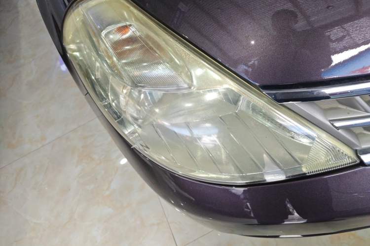 Used Nissan Tiida Sedan 2008 1.6L Automatic Fashion Edition Right Front Headlight
