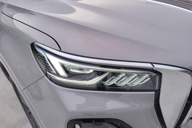 Used Hongqi HS5 2023 2.0T Qixiang Pro Edition Right Front Headlight