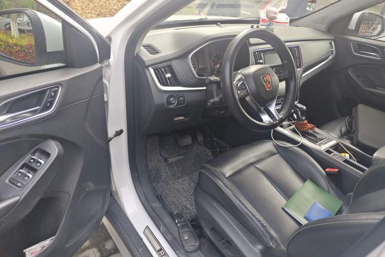 Used Roewe RX5 2019 20T Two-Wheel Drive Automatic Ali Smart Connectivity Platinum Edition
