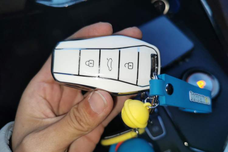 Used SOL X8 PLUS 2023 1.5 TGDI DCT Smart Home Edition 7-Seater
