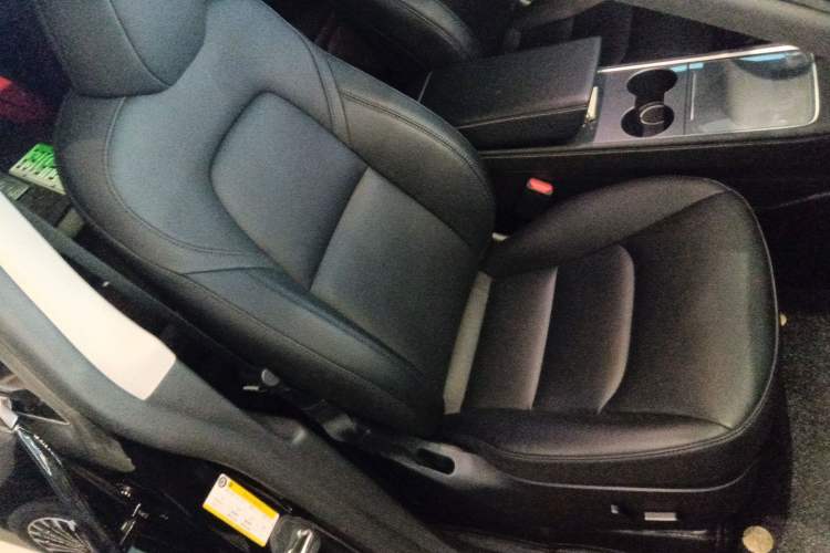 Used Tesla Model Y 2023 Rear-Wheel-Drive Version
