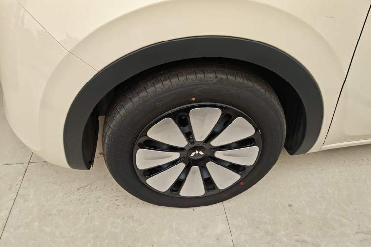 Used Wuling Bingo 2025 333 km Enjoyment Version Left Front Wheel Hub