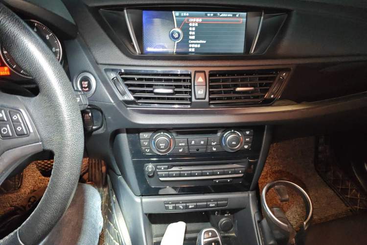 Used BMW X1 2015 sDrive18i Leading Edition Audio And AC Panel