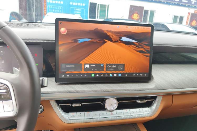 Used Tank 500 New Energy 2024 Hi4-T Audio And AC Panel