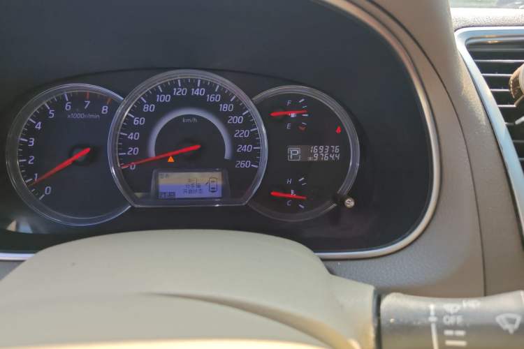 Used Nissan Teana 2011 2.0L XE Standard Edition Odometer Close Up