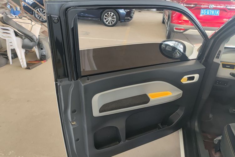 Used Chery New Energy QQ Ice Cream 2022 170km Sundae Phosphate Lithium-Ion Interior 7