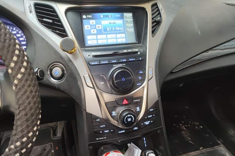 Used Hyundai Azera 2011 2.4L Luxury Model