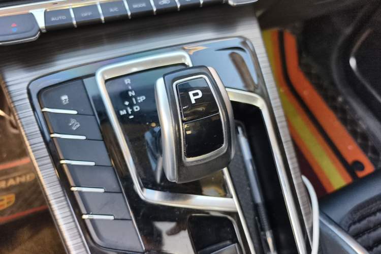 Used Geely Auto Emgrand X7 Sport 2020 1.8TD DCT Smart Connect PRO Gear Lever