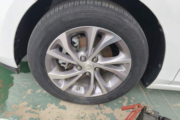 Used Buick Verano 2023 Pro Enjoyment Edition Left Front Wheel Hub