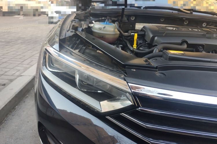 Used Volkswagen Magotan 2018 330TSI DSG Luxury Model Right Front Headlight