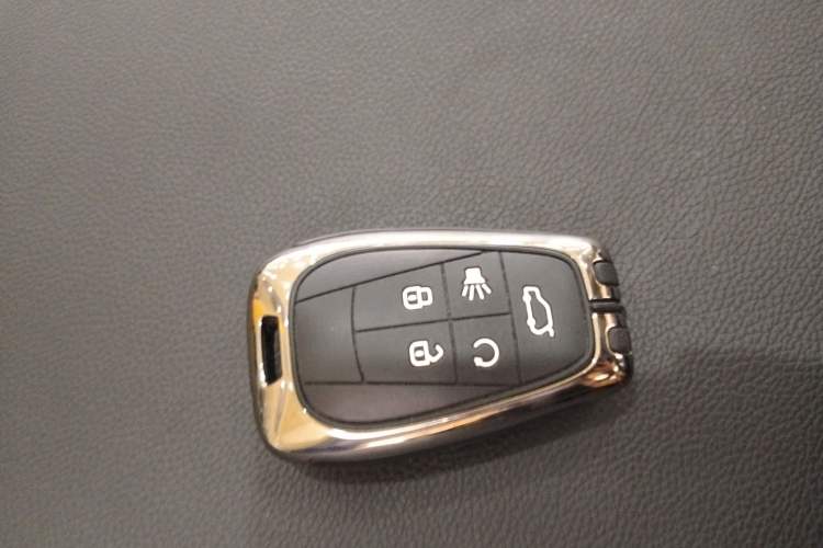 Used Soueast DX7 2018 Prime 1.5T Automatic Smart Connect Starry Sky Edition China V Standard