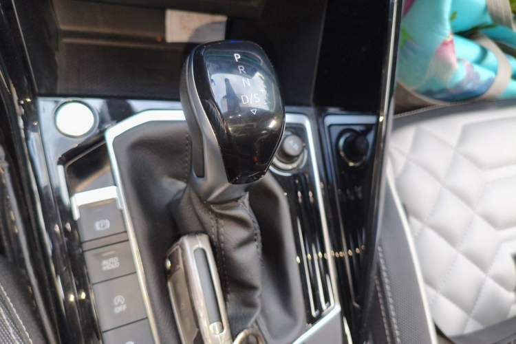 Used Volkswagen Tayron 2023 330TSI Two-Wheel-Drive R-Line High-Energy Version
