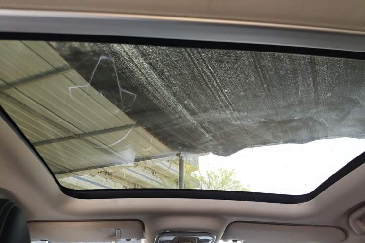 Used BYD Song New Energy 2017 Song DM 1.5TID All-Wheel Drive Luxury Model Headliner