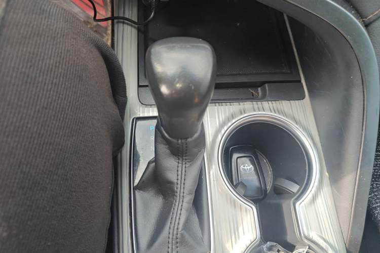 Used Toyota Camry 2018 Dual-Engine 2.5 HG Luxury Edition Gear Lever