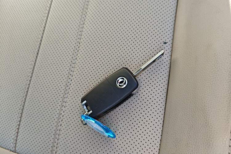 Used FORTHING Lingzhi 2020 M5L 1.6L Luxury 7-Seater