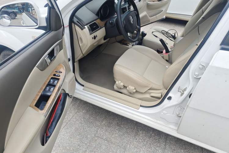 Used Buick Excelle 2015 1.5L Manual Classic Trim