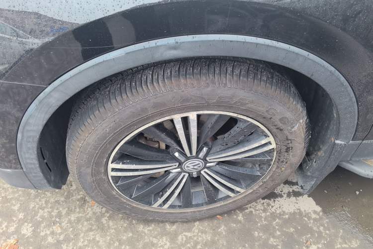 Used Volkswagen Tiguan L 2019 330TSI Automatic Two-Wheel Drive Panoramic Comfort Edition China VI Standard Left Front Wheel Hub