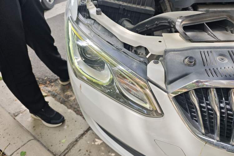 Used Buick GT 2015 15N Automatic Elite Version Right Front Headlight