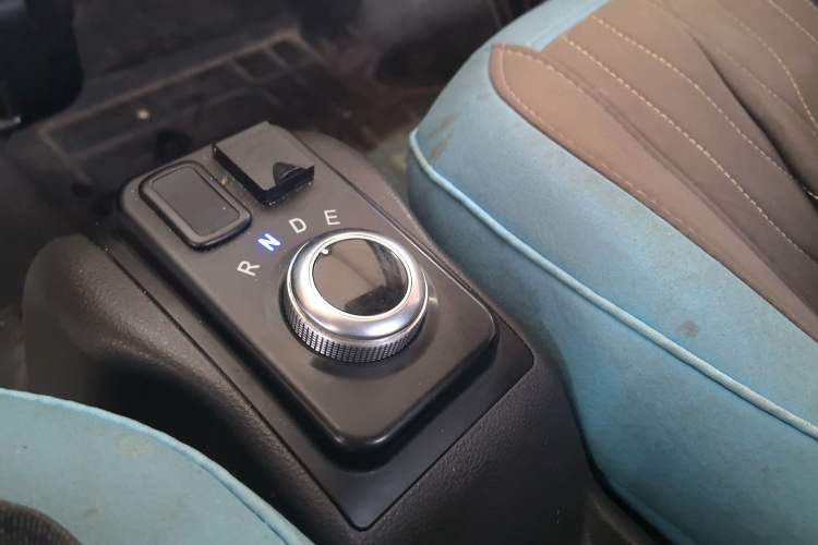 Used Wuling Electric Truck 2021 Cargo Truck Lifan 41.6kWh Inovance 2nd-Generation Electric Control System
