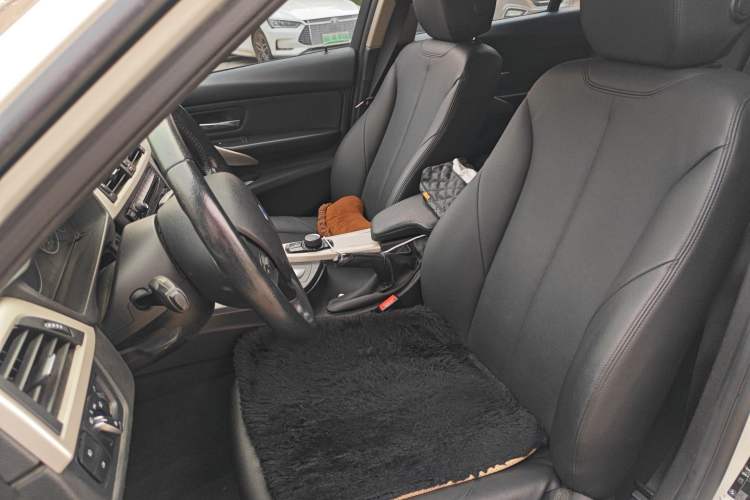 Used BMW 3 Series 2015 320i Fashion Model
