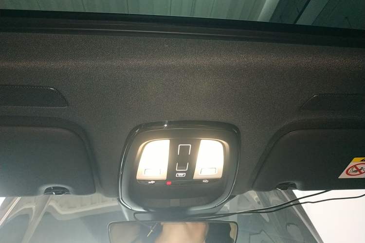 Used Volvo XC60 2024 B5 4x4 Smart Luxury Edition Headliner