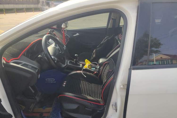 Used Ford Focus 2012 Hatchback 1.6L Manual Fashion Edition