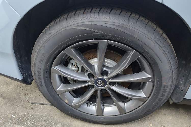 Used BYD Qin L 2025 EV 470KM Leading Edition Right Rear Wheel Hub