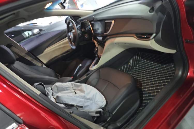 Used Buick GT 2015 15N Automatic Elite Version Right Front Seat