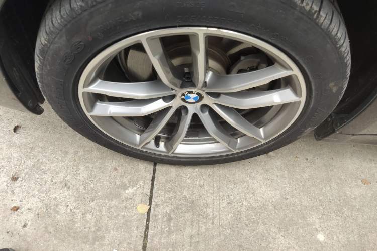 Used BMW 5 Series 2018 525Li M Sport Package Left Front Wheel Hub