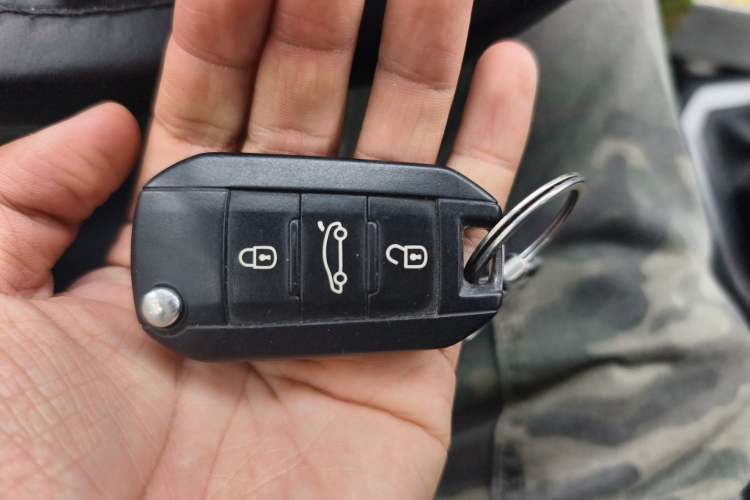 Used Citroen Elysee 2014 1.6L Manual Fashion Edition Vehicle Key