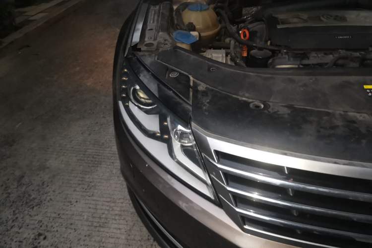 Used Volkswagen FAW-Volkswagen CC 2013 2.0 TSI Luxury Model Right Front Headlight