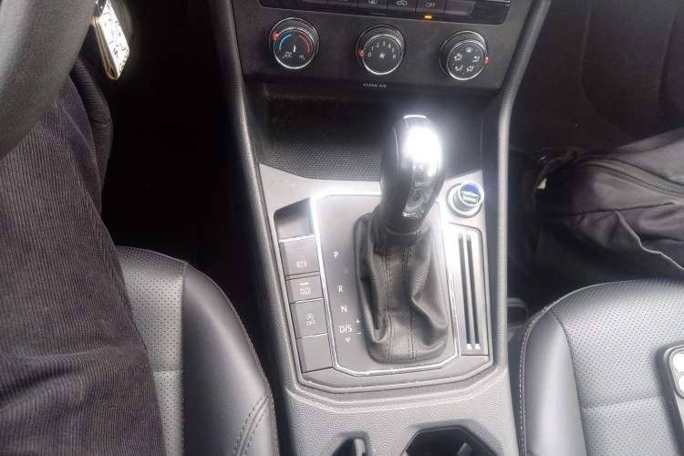 Used Volkswagen Lavida 2021 1.5L Automatic Comfort Edition
