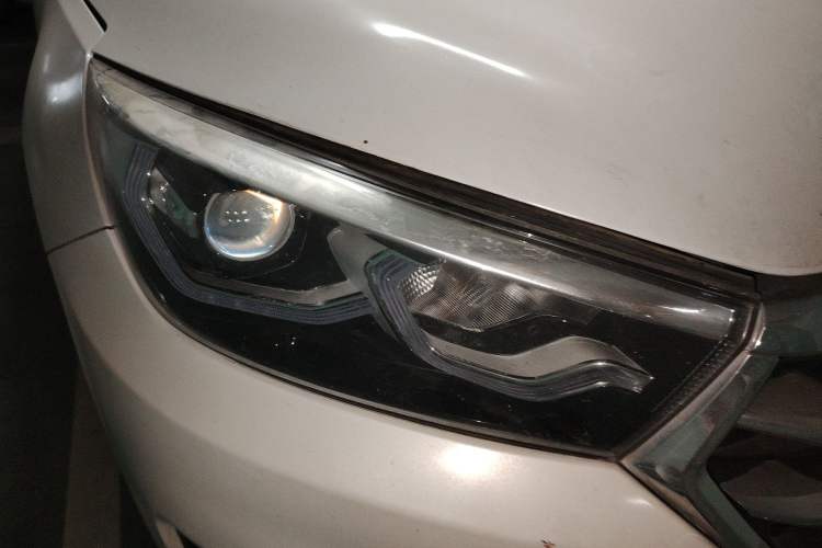 Used Hanteng X5 2018 1.5T Manual Luxury Edition Right Front Headlight